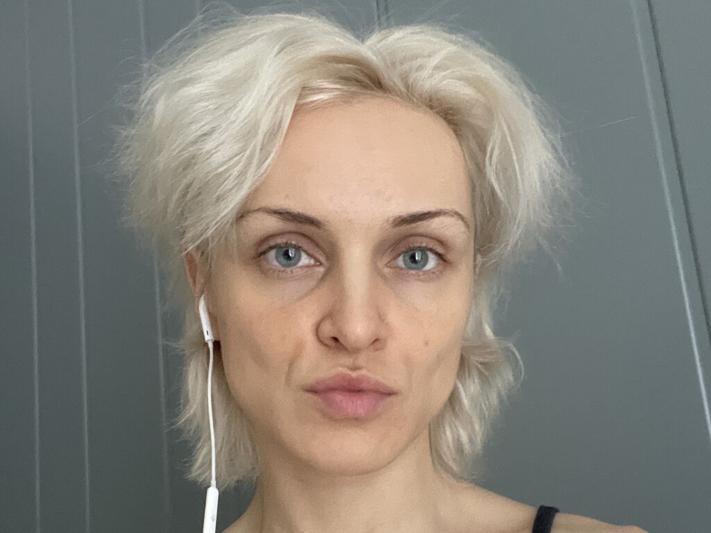 Sweetadrianahot></p>

       
    </div>
    </div>
</div>
<div class=